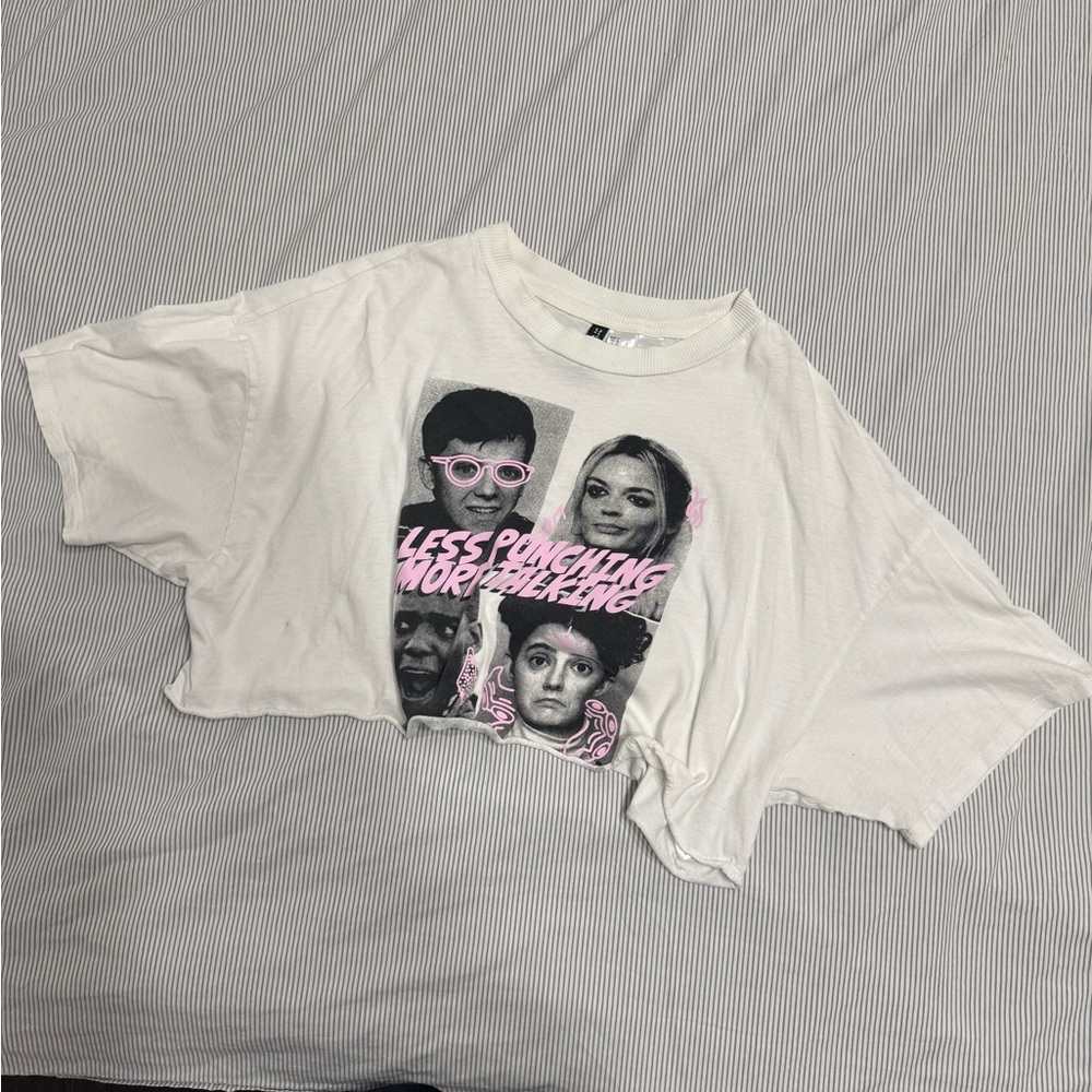 Trendy White Graphic T-Shirt Sex Education S Netflix H&M Divided crop top Otis